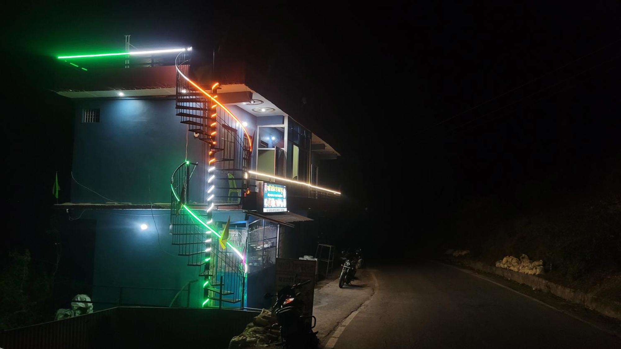 Mahi Restaurant & Guest House Almora Buitenkant foto